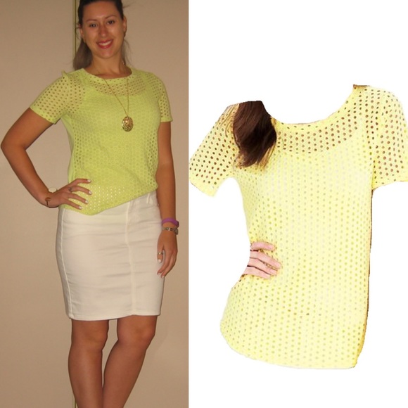 Chartreuse eyelet lace t-shirt - Picture 6 of 6